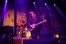 Crowded House at the Forum photo by Ros O'Gorman